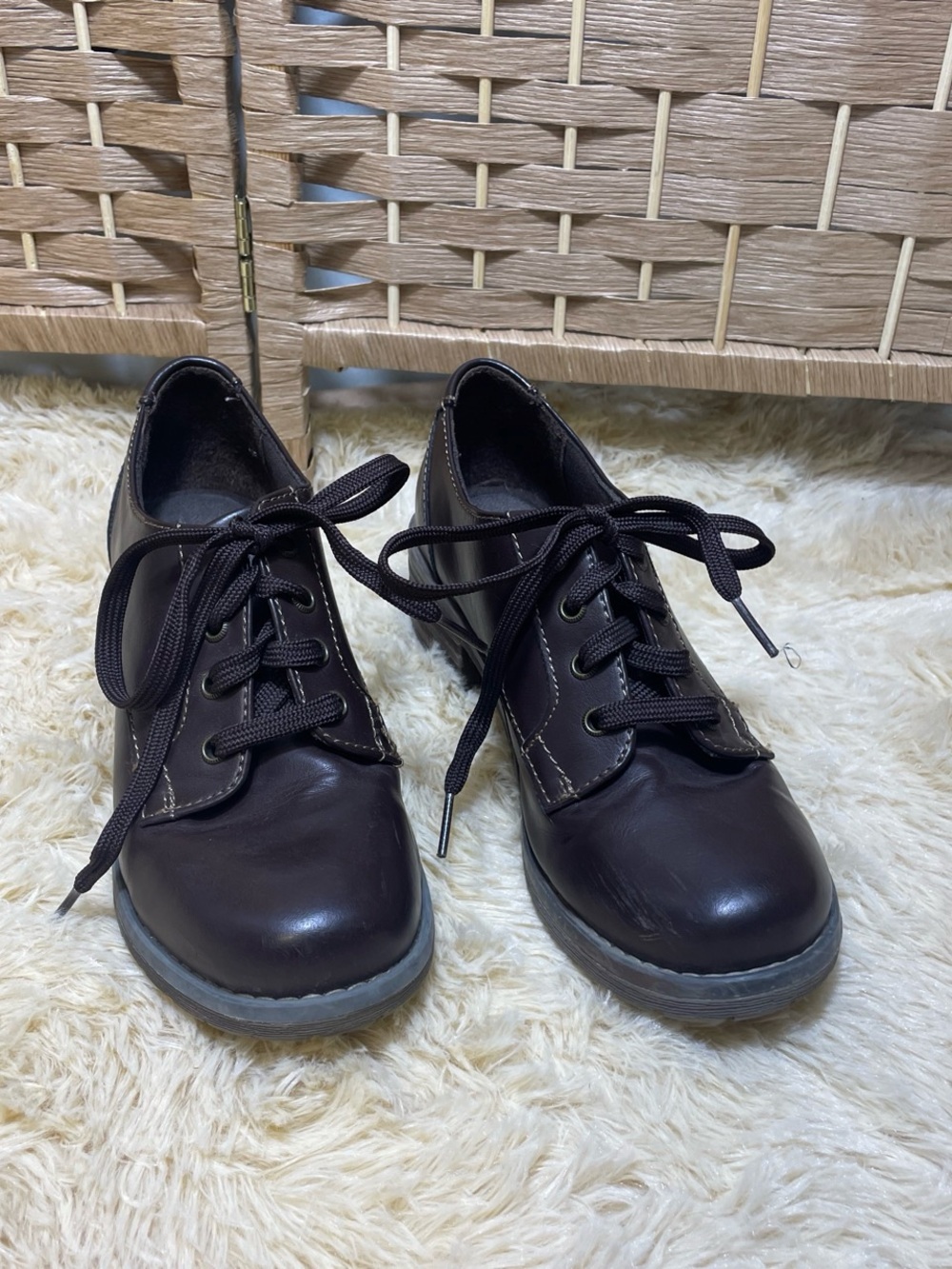 Classic Women's Lace-Up Leather Oxfords in Dark Brown